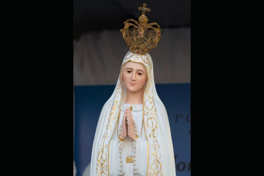 Oct. 13, 2017: Statue of Our Lady of Fatima at the Via Conciliazione in Rome, Italy on the 100th anniversary of the Marian apparition.?w=200&h=150